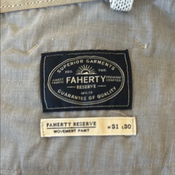 2 pairs of Faherty Reserve Movement Pants - Picture 3 of 5